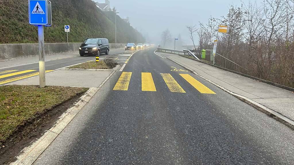 Der Unfall ereignete sich am Montag auf der Strasse von Sarnen nach Kerns im Gebiet Foribach im Kanton Obwalden.