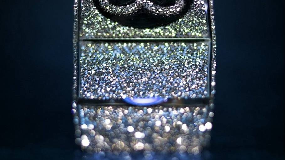 Die Creme wird in einer luxuriösen Diamantenbox geliefert (Bild: PD)
