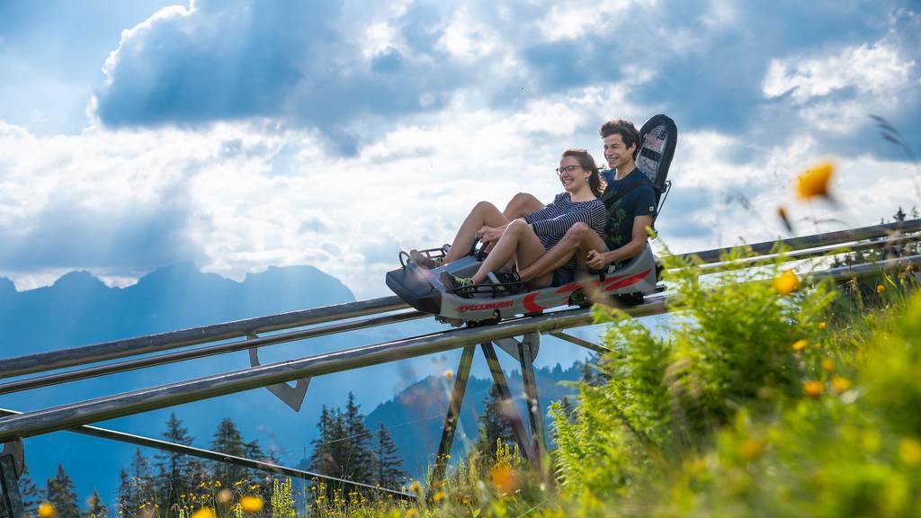 Adrenalinkick am Berg: Das sind die spektakulärsten Rodelbahnen in der Schweiz