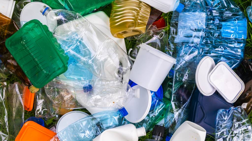 Warum ist Plastiksammeln und Recyceln immer noch so mühsam?