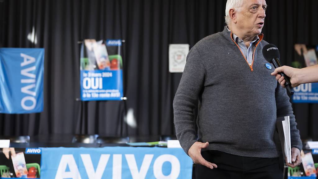 Alt Nationalrat Ueli Leuenberger (Grüne), heutiger Genfer Sektionspräsident der Rentnerorganisation Avivo, wirbt für eine 13. AHV-Rente.