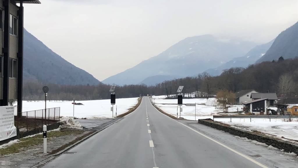 Auf diesem geraden Strassenstück in San Vittore im Misox wurde ein Lernfahrer mit 121 km/h geblitzt. Erlaubt sind maximal 80 km/h.