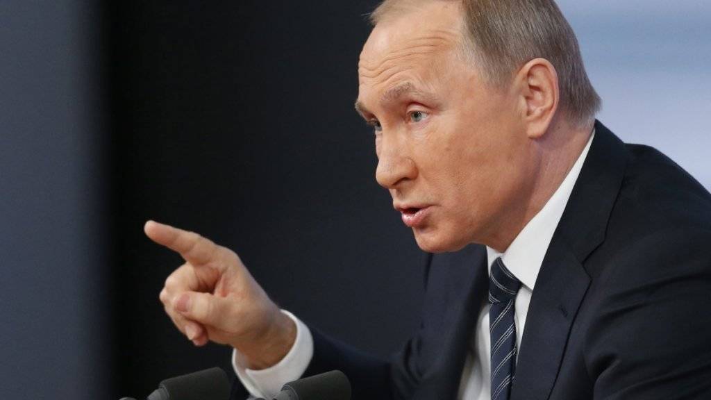 Die Ukraine halte die Minsk-Vereinbarung nicht ein, sagte Putin an seiner Jahresmedienkonferenz.