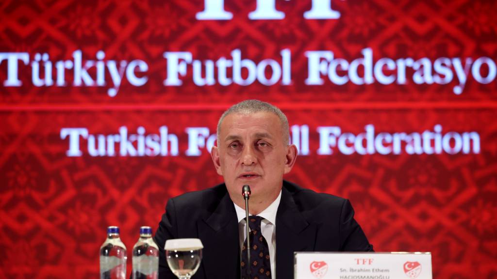Der türkische Verbandspräsident Ibrahim Haciosmanoglu greift durch