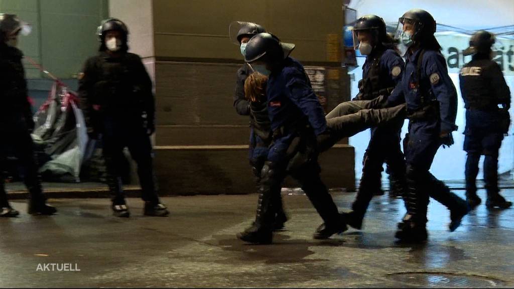 Klimaaktivisten-Camp auf Bundesplatz von Polizei geräumt