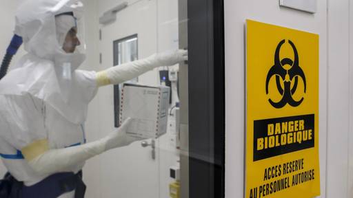 Schweizer Ebola-Patientin wird in die Schweiz gebracht