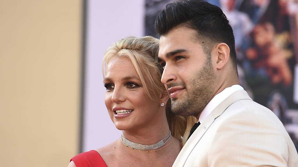 Sängerin Britney Spears und Freund Sam Asghari bei der Premiere des Films «Once Upon a Time in Hollywood» 2019. Nun gaben sie ihre Verlobung bekannt.