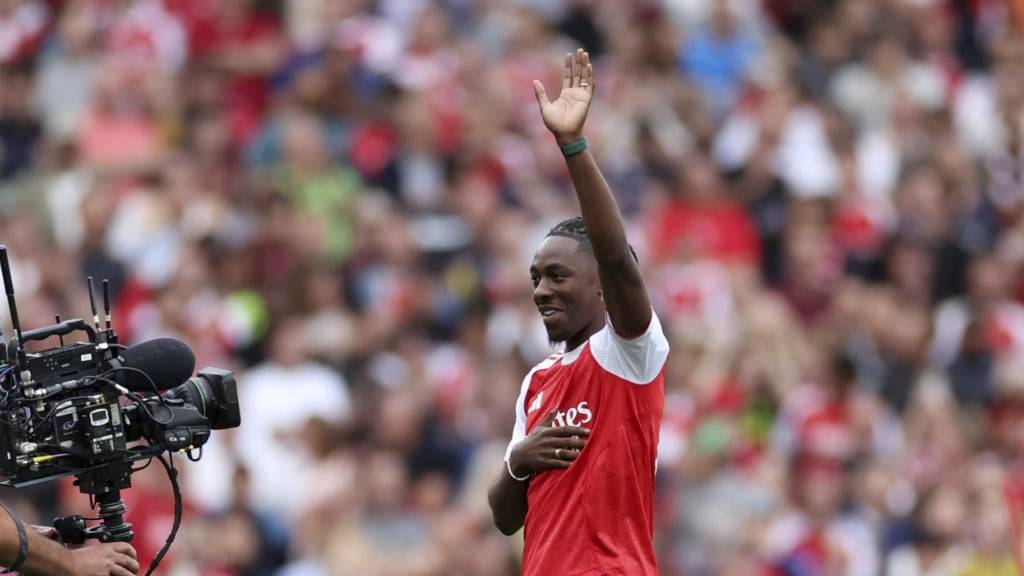 Eberechi Eze, von Crystal Palace kommend, wird am Samstag von den Arsenal-Fans begrüsst, bevor Arsenal gegen Leeds United spielt