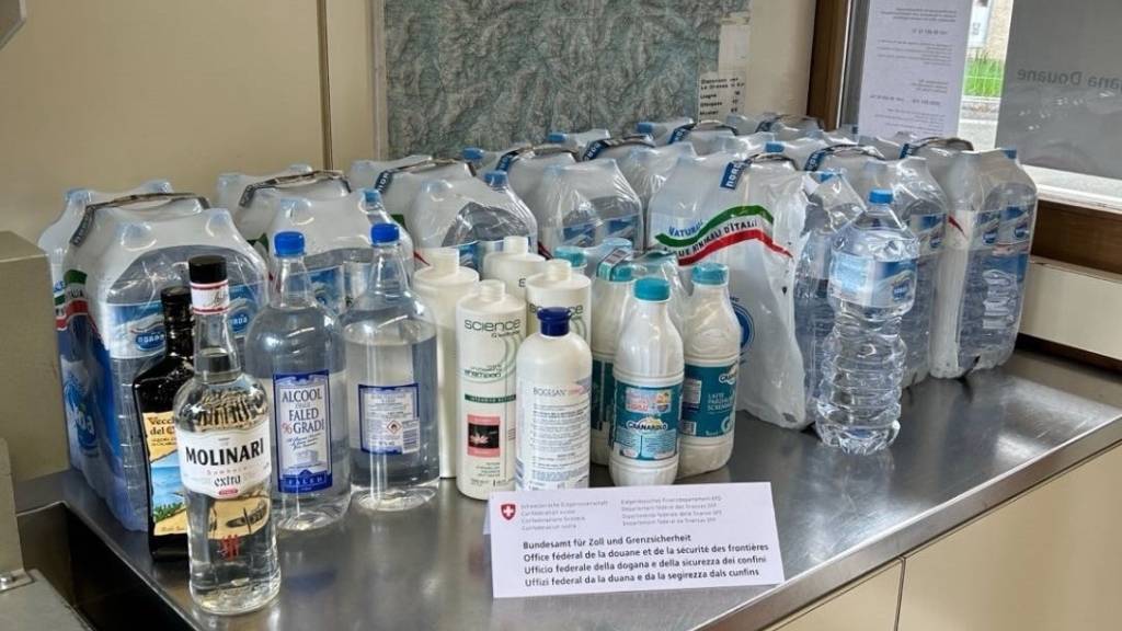 Italiener schmuggelt reinen Alkohol in Milch- und Shampooflaschen