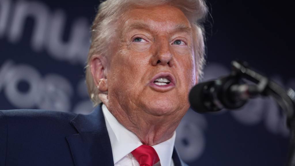 US-Präsident Donald Trump spricht während eines Treffens globaler Wirtschaftsführer auf dem Weltwirtschaftsforum in Davos. Foto: Evan Vucci/AP/dpa