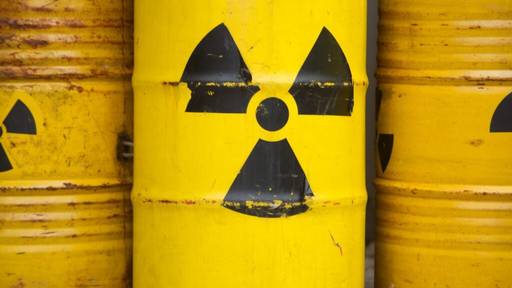 Forschende suchen Tausende Atommüll-Fässern im Atlantik