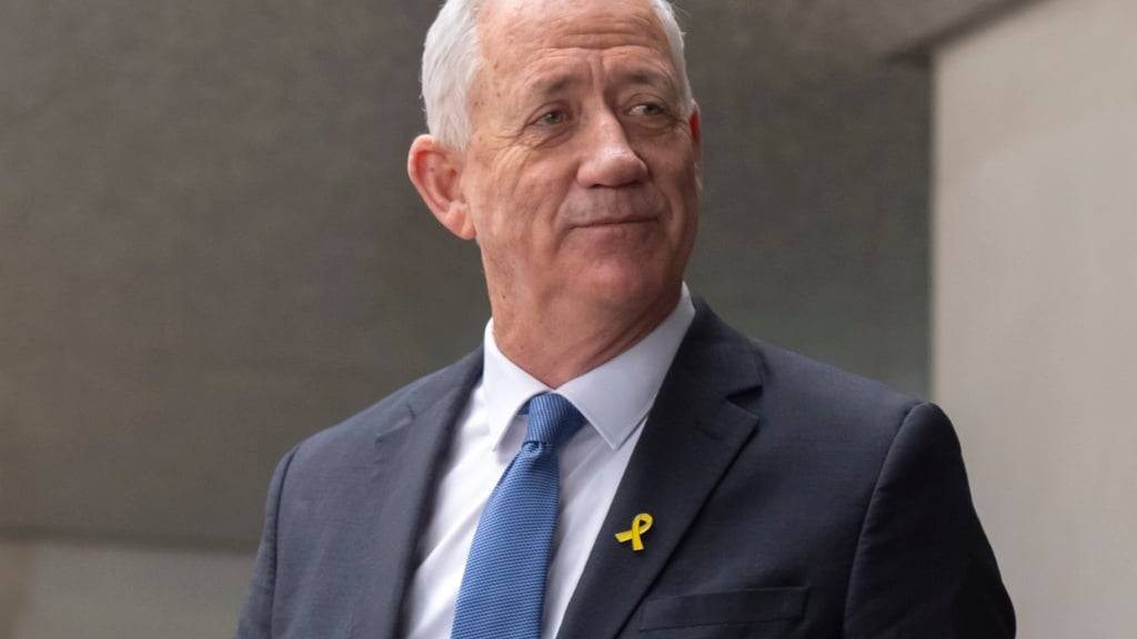 ARCHIV - Benny Gantz, Mitglied des israelischen Kriegskabinetts, droht mit dem Austritt aus der Regierung von  Ministerpräsident Benjamin Netanjahu. Foto: Mark Schiefelbein/AP/dpa
