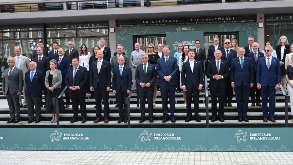 Bundesrat Beat Jans (dritte Reihe, 3. von links) traf am Donnerstag in Dublin die für die innere Sicherheit zuständigen Ministerinnen und Minister der EU-Staaten.