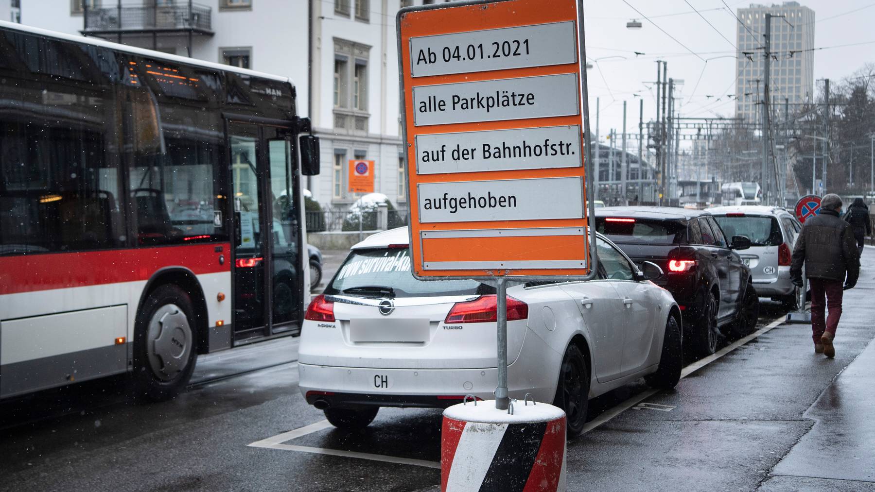 An der Bahnhofstrasse in St.Gallen verschwinden 27 Parkplätze.