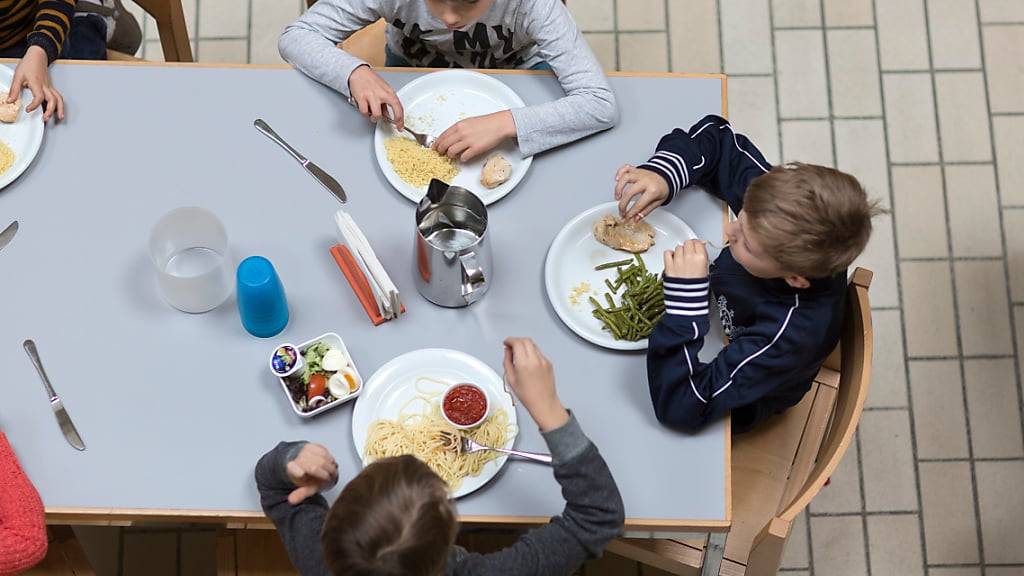 Die Stadt Zug baut das Betreuungsangebot für Schulkinder aus. (Symbolbild)