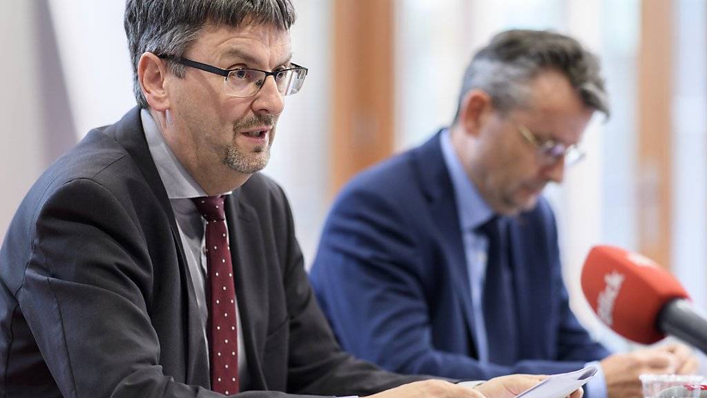 Peter Füglistaler, Direktor des Bundesamtes für Verkehr (BAV), gibt die Eckwerte für die Fernverkehrskonzession bekannt. Die SBB soll ihr Monopol verlieren.