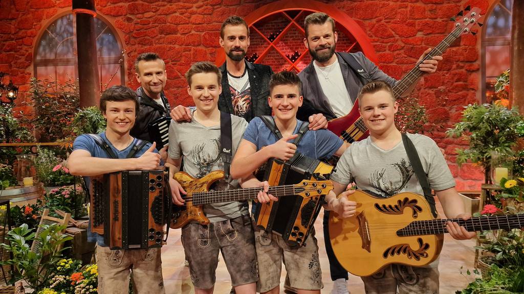 Die Band Brennholz haben die Grubertaler überrascht