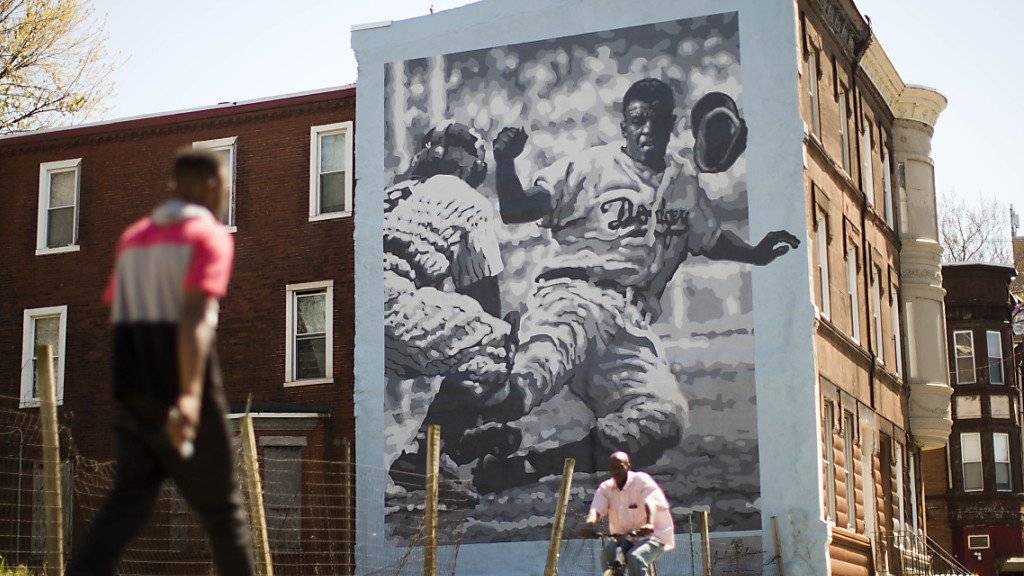 Baseball-Legende Jackie Robinson hat im Trikot der Brooklyn Dodgers Geschichte geschrieben: Er war der erste Afroamerikaner im amerikanischen Profi-Baseball. (Archiv)