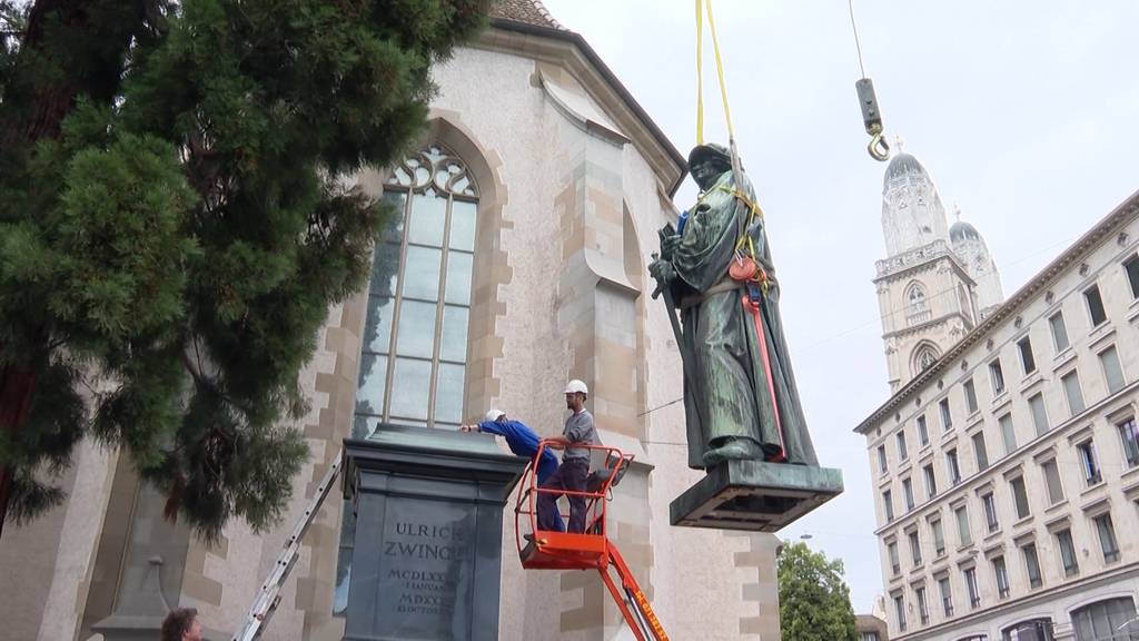 Zwingli-Statue restauriert und zurück in Zürich