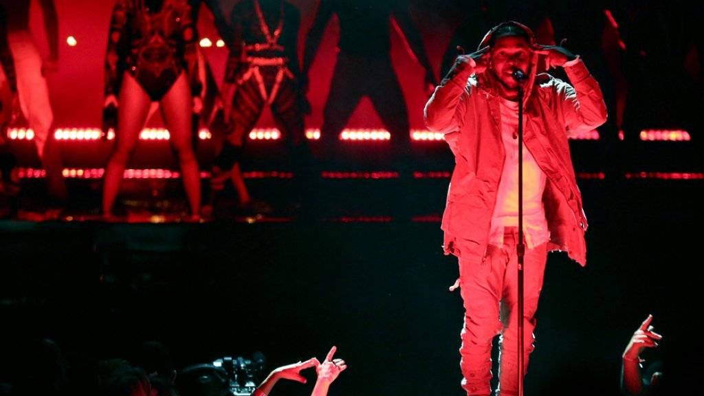 Beyoncé (links) und Kendrick Lamar performen “Freedom” bei den BET Awards in Los Angeles (Archiv)