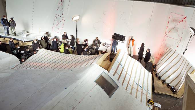 Bregenzer Festspiele locken mit 300 Tonnen schwerem Papierbild