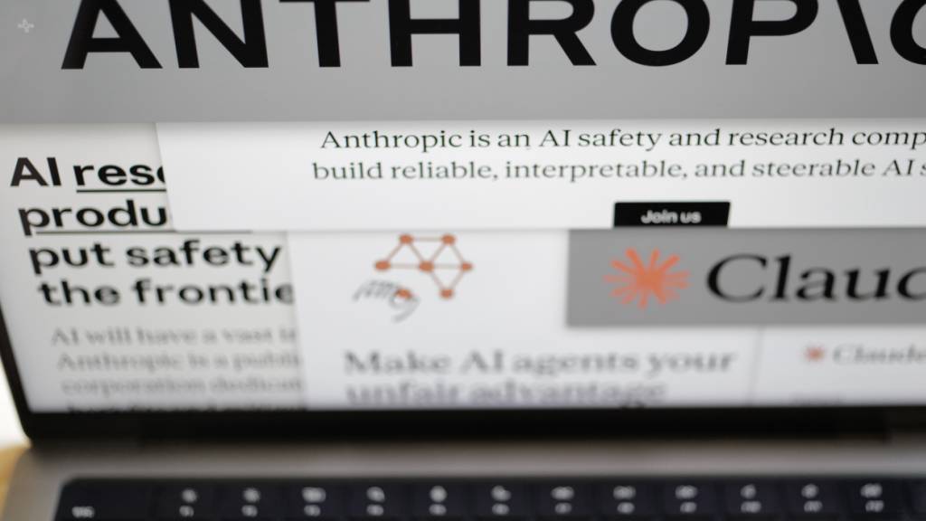 Anthropic will an die US-Börse. Das Unternehmen hat einen Antrag für den Gang an die Tech-Börse Nasdaq gestellt. Es wäre das erste IPO eines KI-Entwicklers.(Symbolbild)
