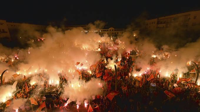 Zehntausende demonstrieren in Montenegro für unabhängigen Staat