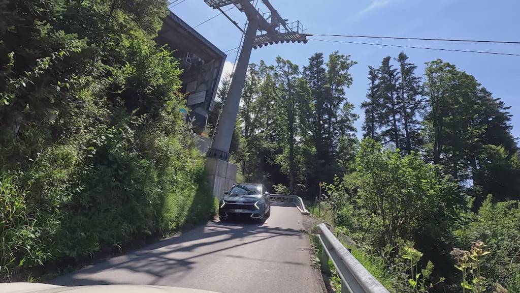 Gefährliche Manöver auf schmaler Seebodenalp-Strasse