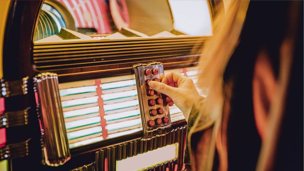 Bestimme die Hits bei FLASHBACK FM