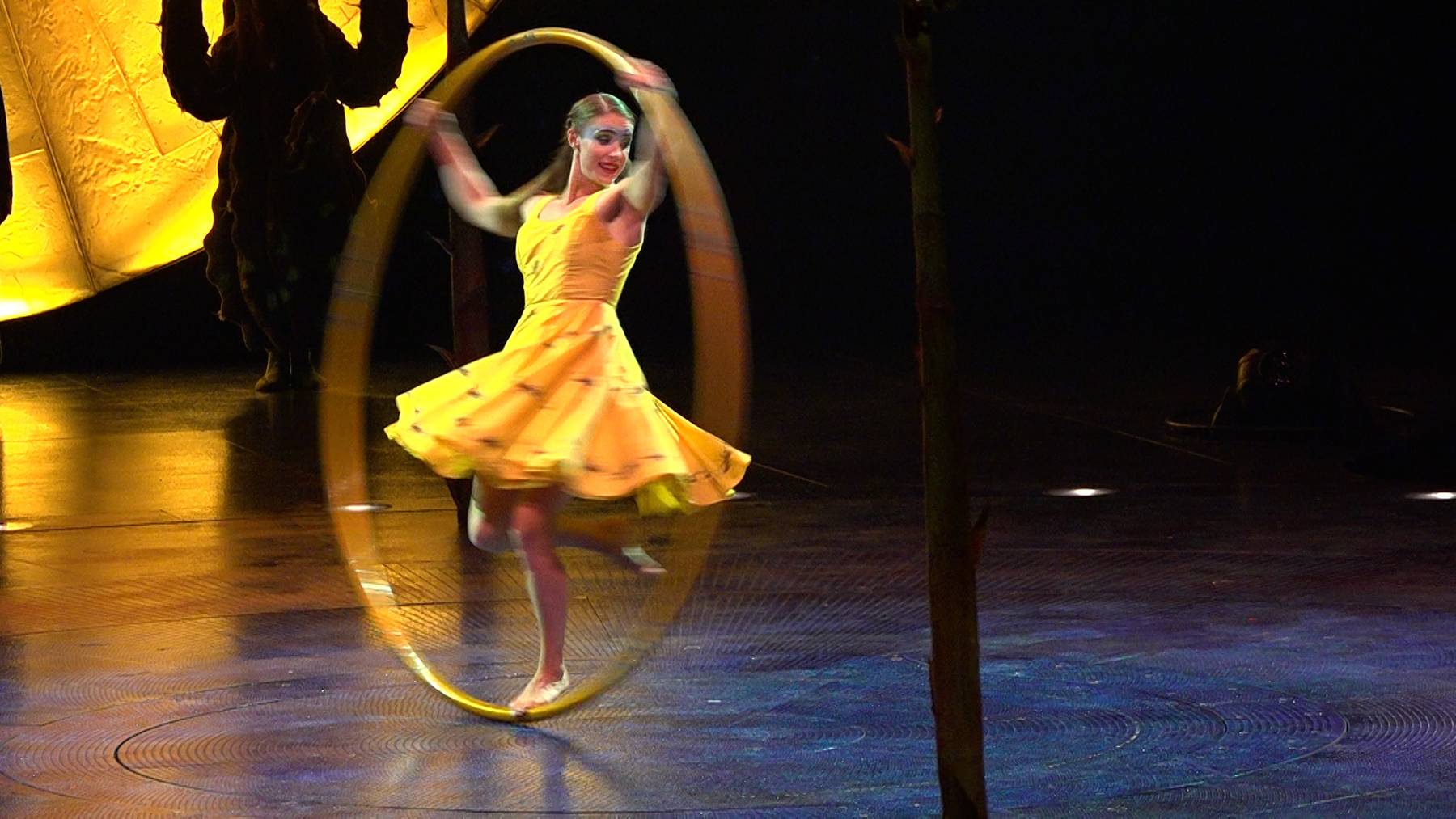 Lea Toran Jenner im Cirque du Soleil