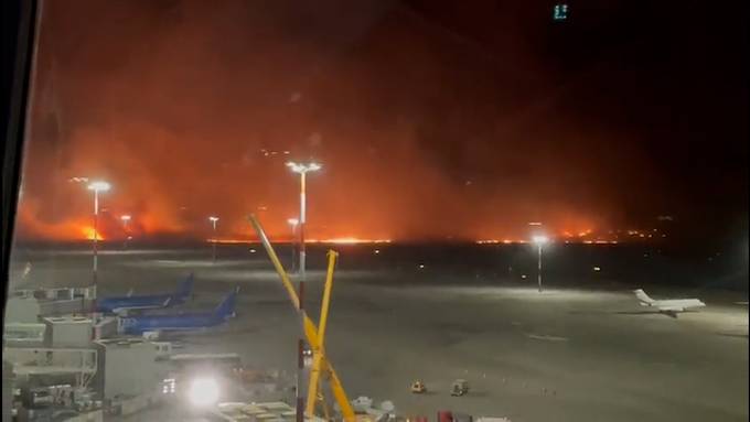 Brände auf Sizilien legen Flughafen in Palermo lahm