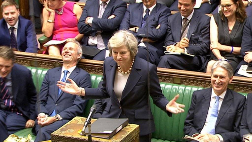 Heitere Stimmung während der ersten Fragestunde von Premierministerin Theresa May im britischen Parlament.