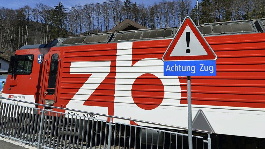 Die Zentralbahn modernisiert verschiedene Züge und baut in Meiringen zwei neue Hallen. (Archivbild)