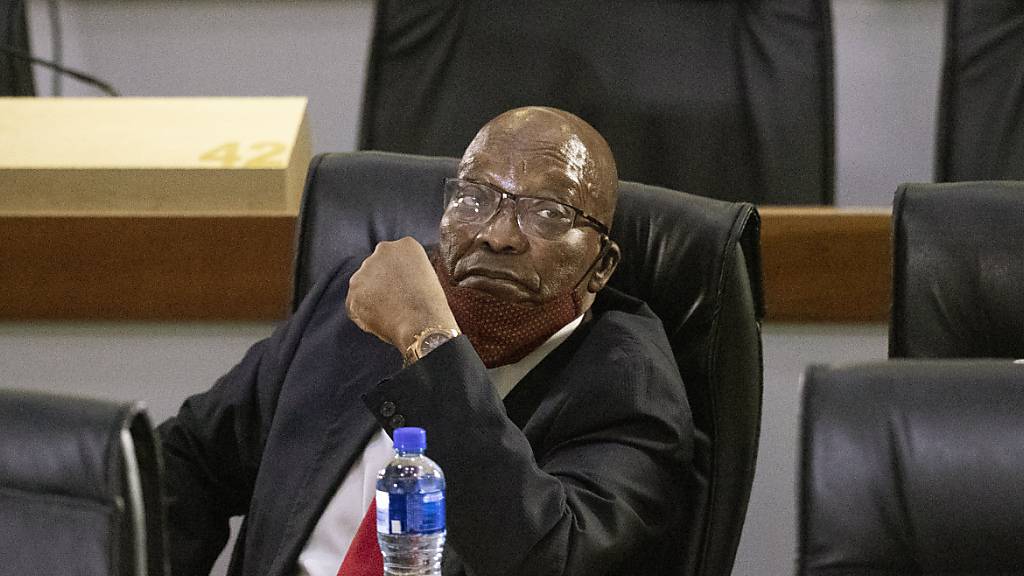 ARCHIV - Der ehemalige Präsident von Südafrika Jacob Zuma sitzt bei einer staatlichen Anhörung. Foto: Themba Hadebe/AP/dpa