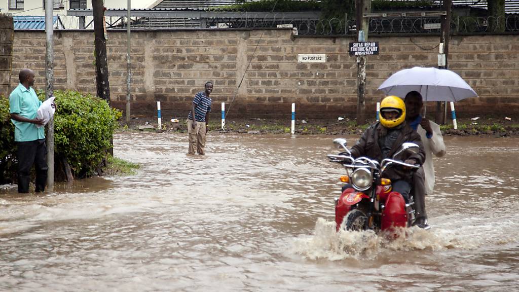 Überflutete Strasse in Kenias Hauptstadt Nairobi. (Archivbild)