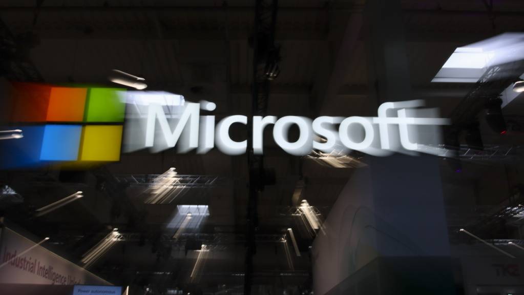 Microsoft profitiert von einem beschleunigtem Wachstum im Cloud-Geschäft. Die Erlöse der Cloud-Plattform Azure stiegen im vergangenen Quartal um 43 Prozent.