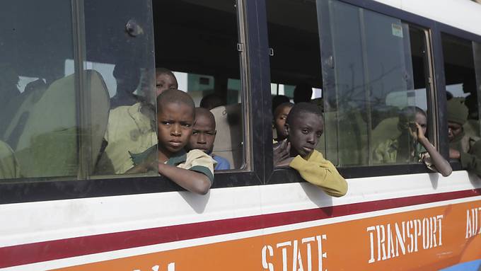 Überraschende Wende in Nigeria: Hunderte entführte Schuljungen frei
