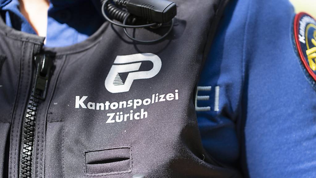 Die Kantonspolizei Zürich sucht Zeugen eines Überfalls auf ein Jugendheim in Bassersdorf. (Symbolbild)