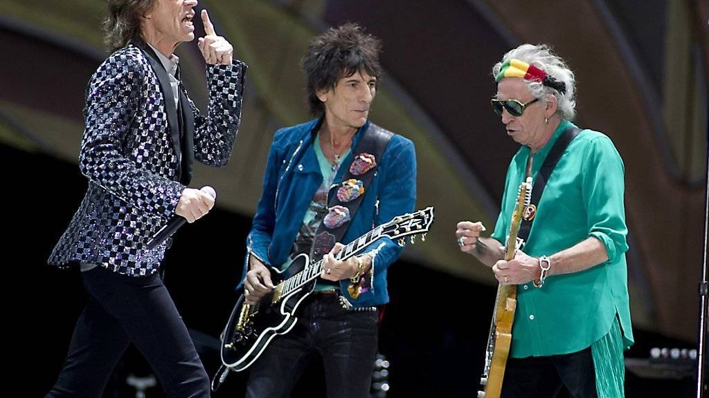 Rolling-Stones-Gitarrist (Mitte) wird im Alter von 68 Jahren erneut Vater - diesmal gar von Zwillingen.