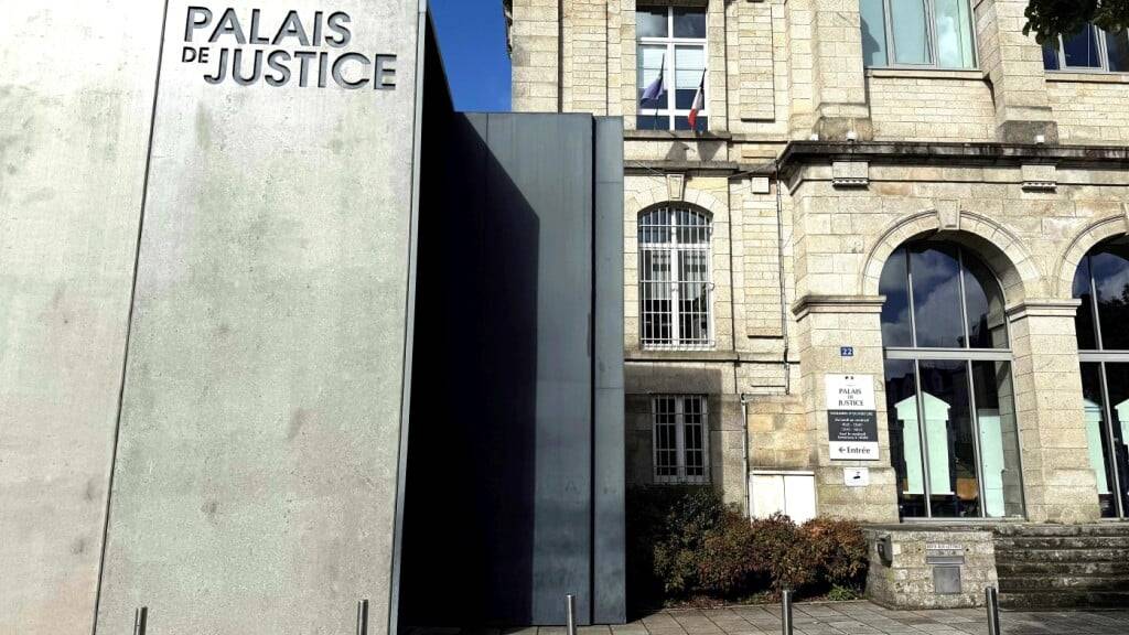 ARCHIV - Der Justizpalast in Vannes. Das Gericht in Westfrankreich hat einen Chirurgen wegen des Missbrauchs von 299 meist minderjähriger Patientinnen und Patienten zu 20 Jahren Haft verurteilt. Foto: Michael Evers/dpa