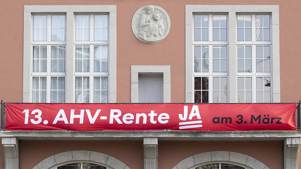 Das Volk wird sich voraussichtlich 2025 über die Finanzierung der im März an der Urne gutgeheissenen 13. AHV-Rente äussern. (Archivbild)