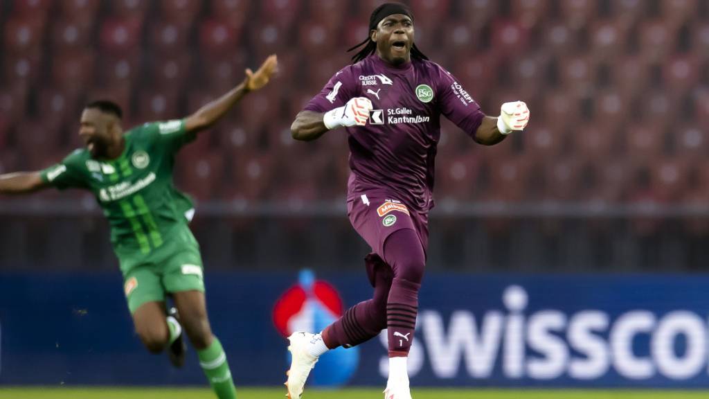 Lawrence Ati Zigi jubelt über das 1:1