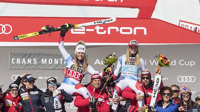Swiss-Ski, im Bild das Team der Frauen nach dem Doppelsieg von Lara Gut-Behrami und Corinne Suter in Crans-Montana, ist nach langem Warten wieder die führende Skination
