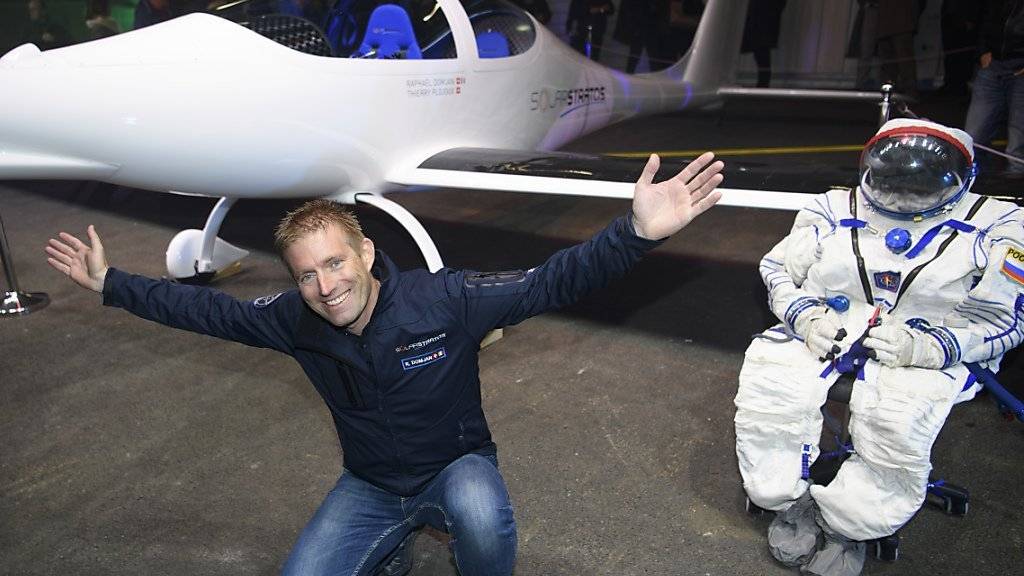 Der Westschweizer Abenteurer Raphaël Domjan will mit seinem Solarflugzeug auf bis zu 25'000 Meter Höhe fliegen.