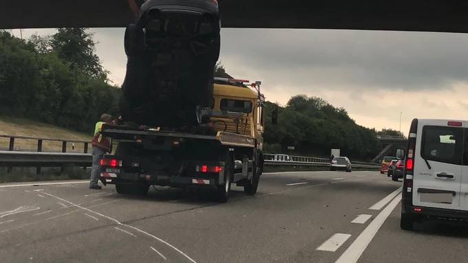 Unfall führt zu Stau auf Autobahn A1