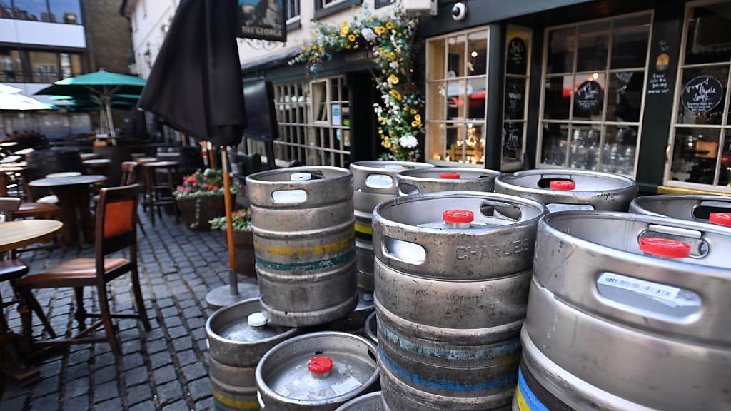 Immer mehr britische Pubs müssen schliessen. (Archivbild)