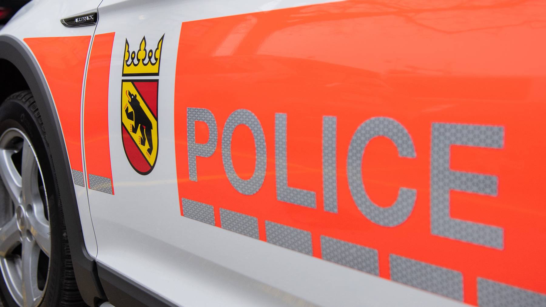 Eine Patrouille der Kantonspolizei Bern rückte am Montagmittag wegen eines Einbruchs aus.