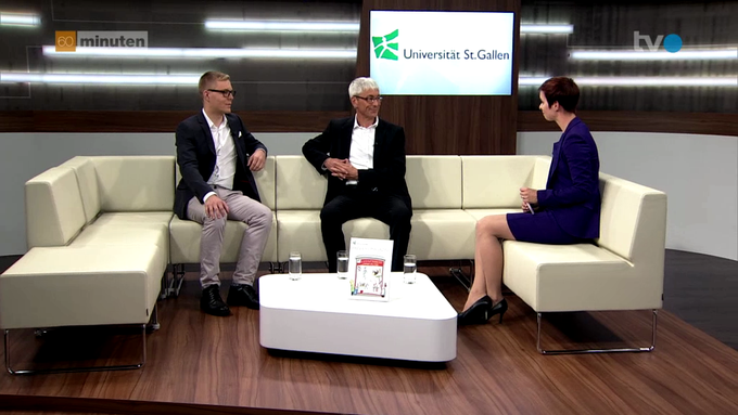 Auf dem TVO-Sofa