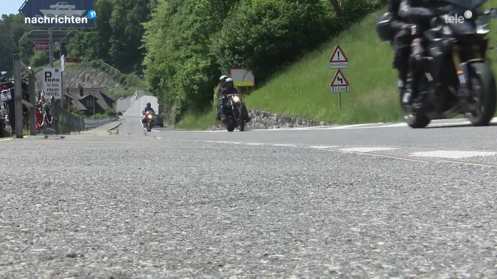 Schwere Motorradunfälle bei Jugendlichen