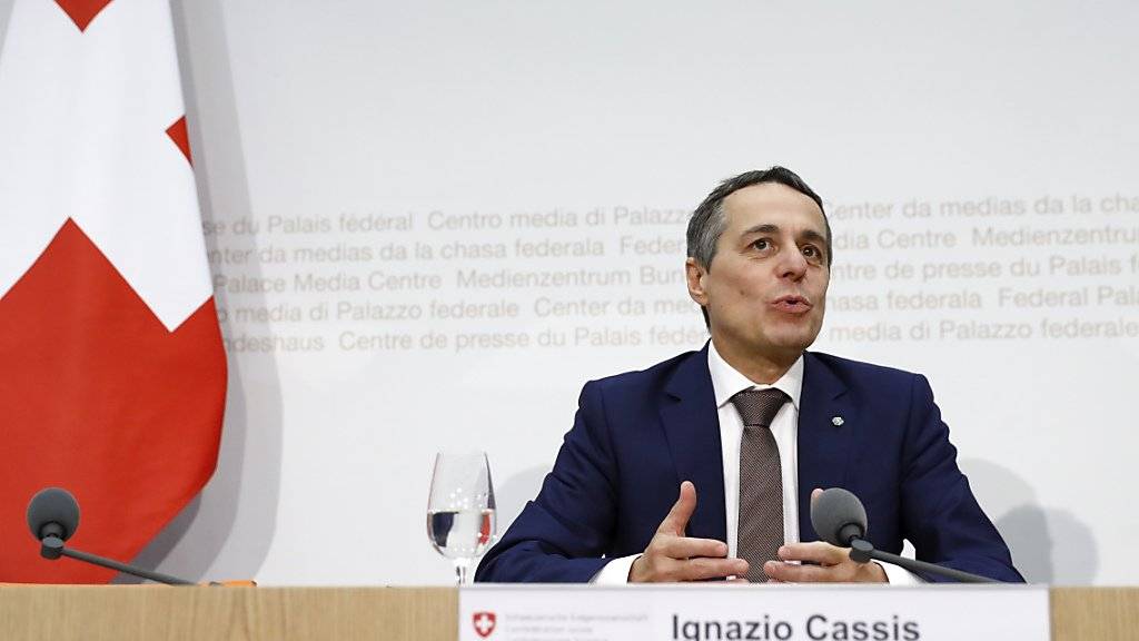 Der neugewählte Bundesrat Ignazio Cassis an seiner ersten Medienkonferenz nach der Wahl.